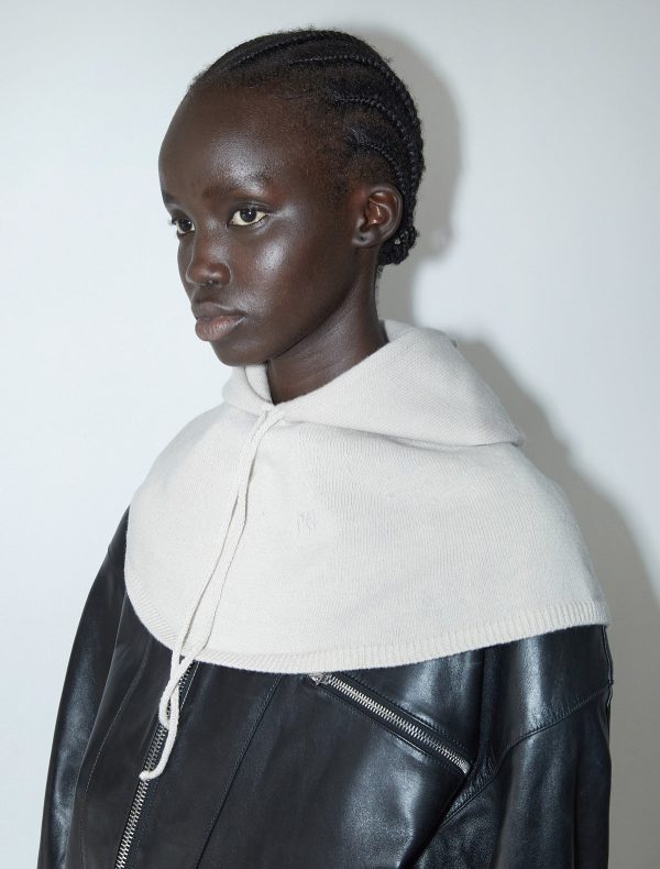 no 2290 / Lucia - Image 3