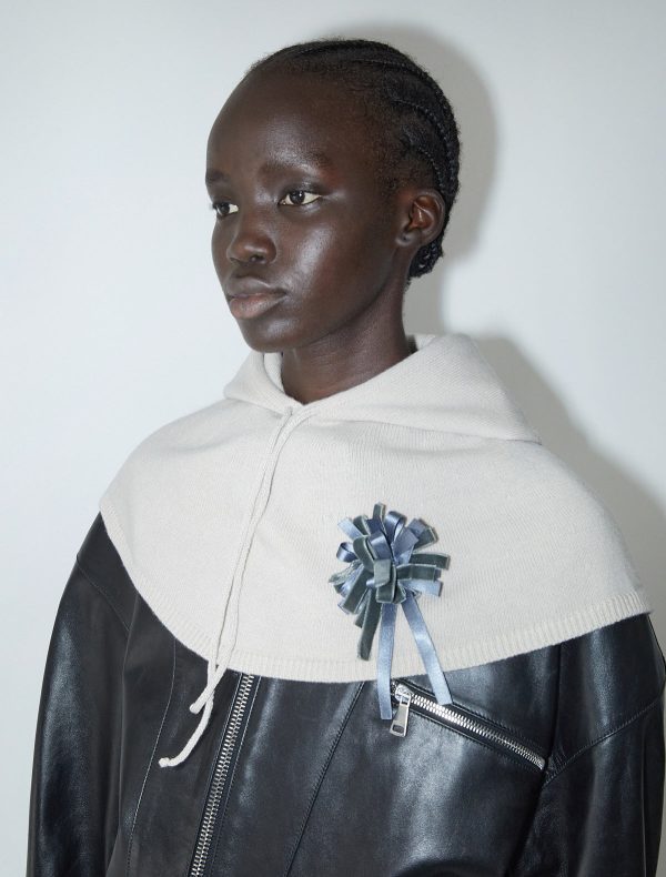 no 2290 / Lucia - Image 5